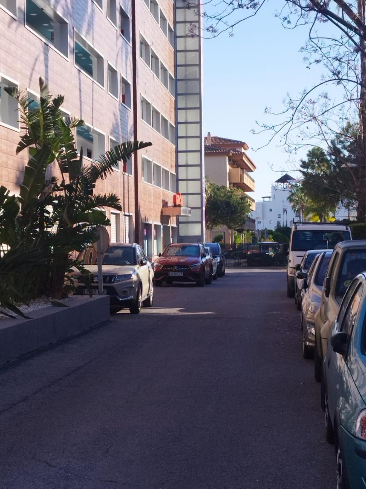 Rent4 Malaga La Torre De La Roca Lejlighed *